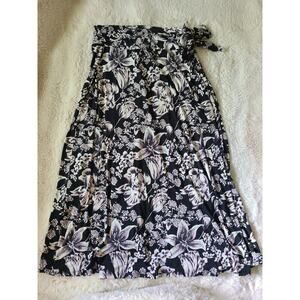 NY COLLECTION Women's black and white floral pull on skirt plus size 1x NWT